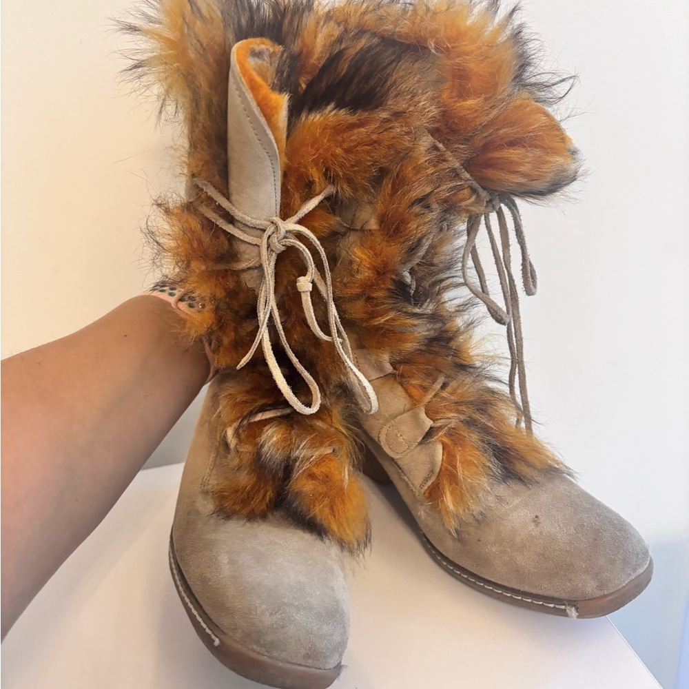 Cream Winter Rain Boots for Cozy Comfort - Picture 8 of 9
